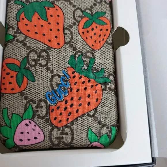 Gucci NIB Supreme Strawberry iPhone Case NWT Fits iPhone X/XS - Picture 5 of 5